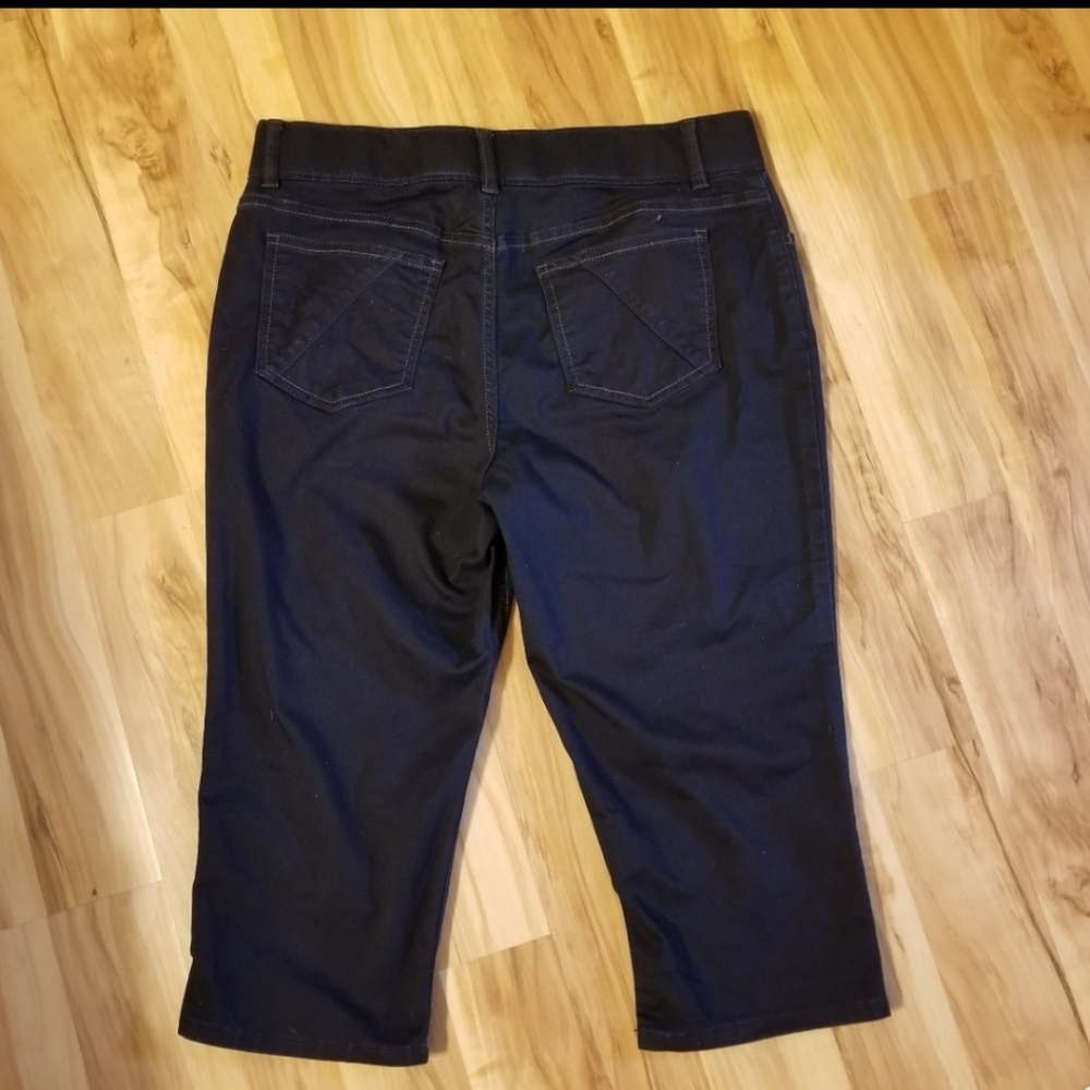 Lee Riders dark capris - Picture 2 of 4